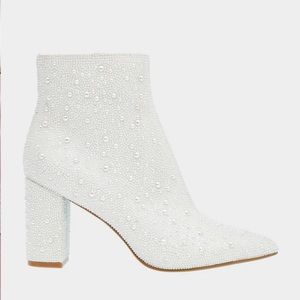 Betsy Johnson Cady size 7.5 brand new in box